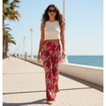 Pantalón tropical rumba sobre modelo