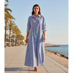 Vestido camisero rayas bordados neón sobre modelo