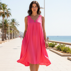 Vestido Midi Phoenix sobre modelo - rosa flúor recto